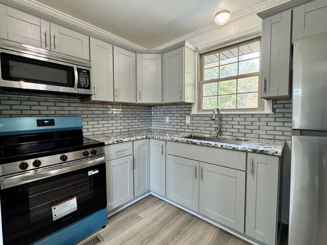 3074 Richmond Hill Dr, Nashville, TN 37207