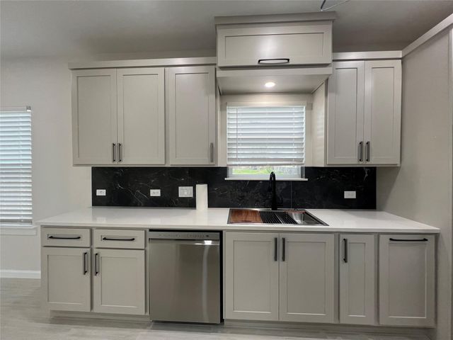 817 Center Street, Richmond, TX 77469