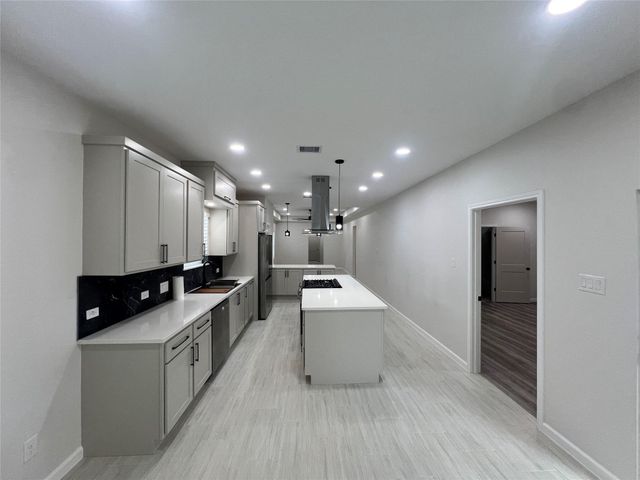 817 Center Street, Richmond, TX 77469