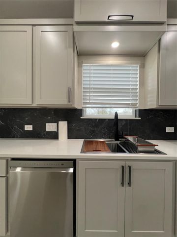 817 Center Street, Richmond, TX 77469