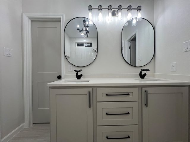 817 Center Street, Richmond, TX 77469