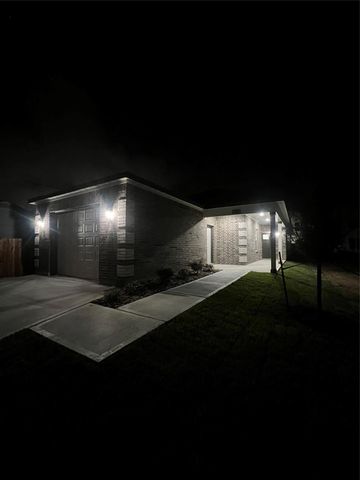 817 Center Street, Richmond, TX 77469