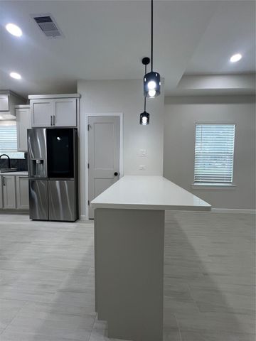 817 Center Street, Richmond, TX 77469