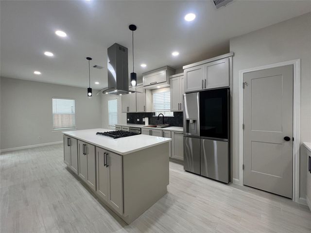 817 Center Street, Richmond, TX 77469