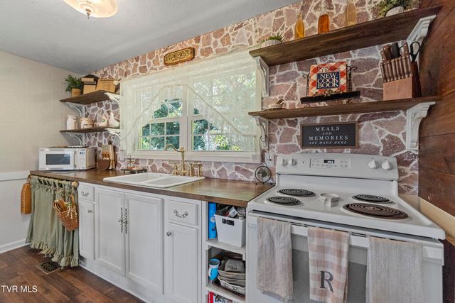 2945 Enka Highway Highway, Morristown, TN 37813