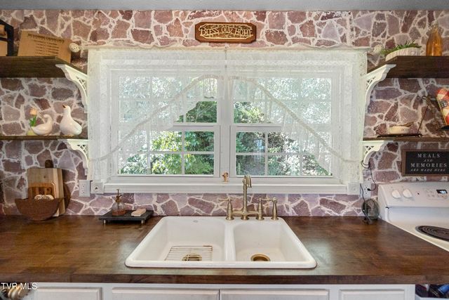 2945 Enka Highway Highway, Morristown, TN 37813