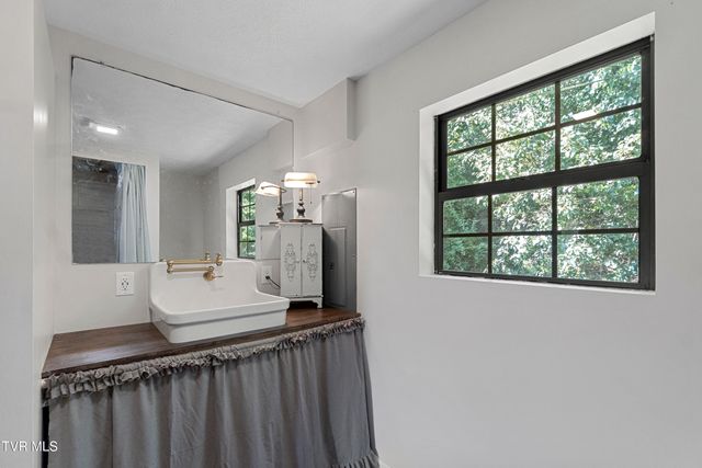 2945 Enka Highway Highway, Morristown, TN 37813