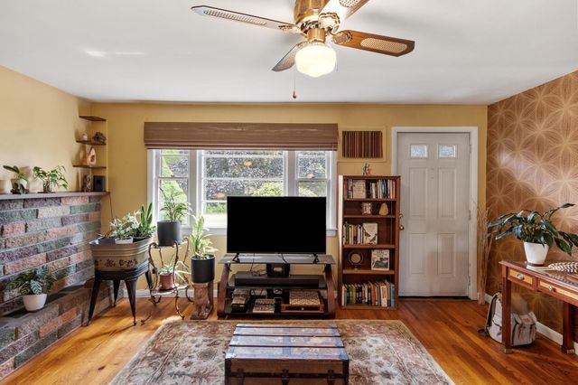 654 Daniel Webster Highway, Merrimack, NH 03054