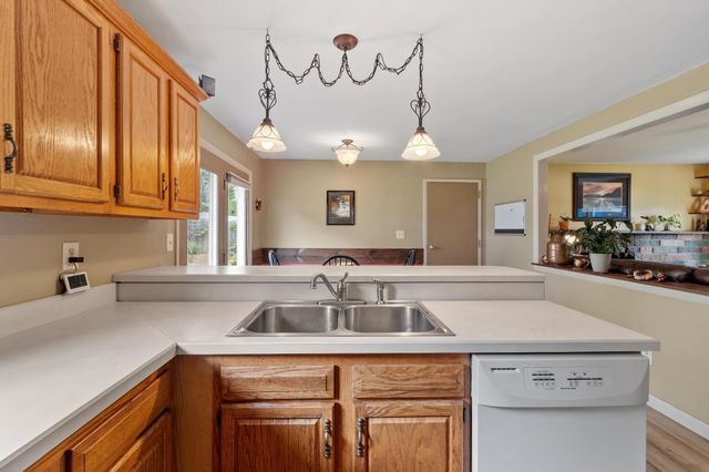 654 Daniel Webster Highway, Merrimack, NH 03054