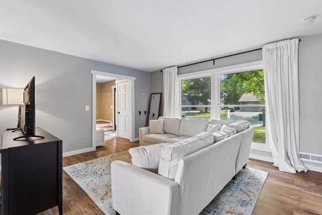 10591 Union Terrace Lane N, Maple Grove, MN 55369