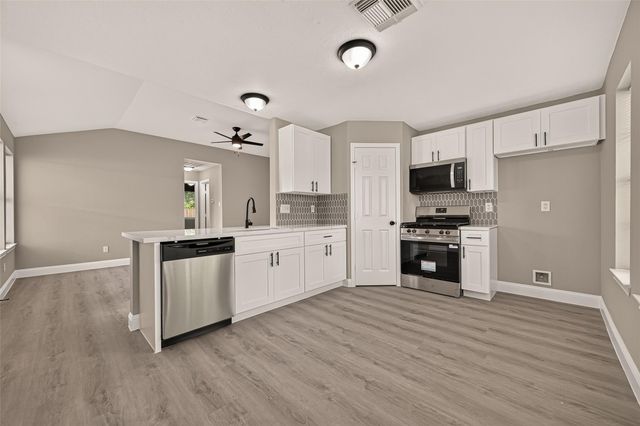 4718 Fairgreen Lane, Houston, TX 77048