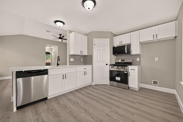 4718 Fairgreen Lane, Houston, TX 77048
