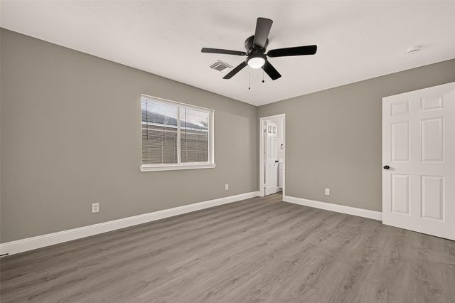 4718 Fairgreen Lane, Houston, TX 77048