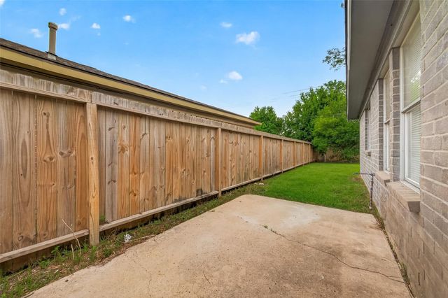 4718 Fairgreen Lane, Houston, TX 77048