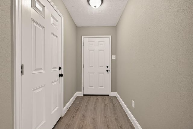 4718 Fairgreen Lane, Houston, TX 77048