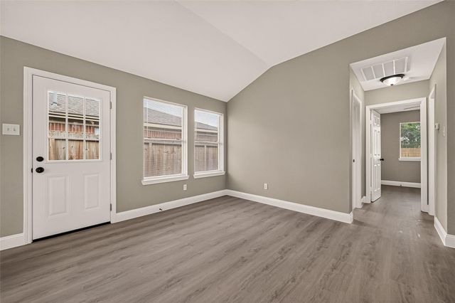 4718 Fairgreen Lane, Houston, TX 77048
