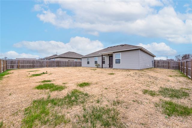 705 NW 71st Avenue, Bentonville, AR 72713