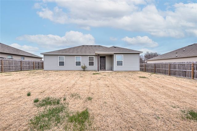 705 NW 71st Avenue, Bentonville, AR 72713