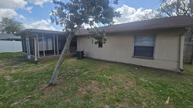 813 SENATE COURT, Tampa, FL 33613