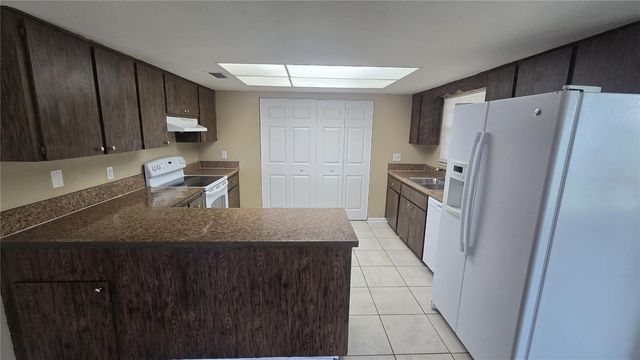 813 SENATE COURT, Tampa, FL 33613