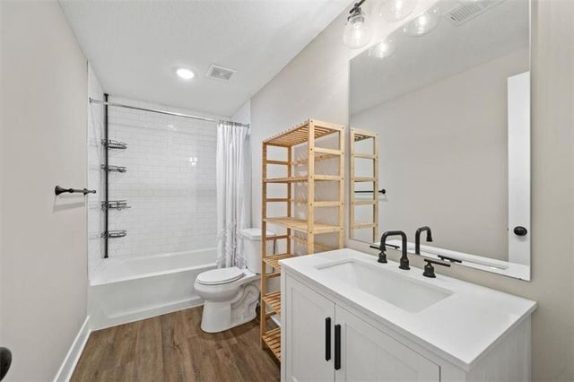 9110 E 51st Street, Kansas City, MO 64133