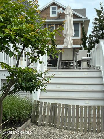 104 Stephens Place, Mantoloking, NJ 08738