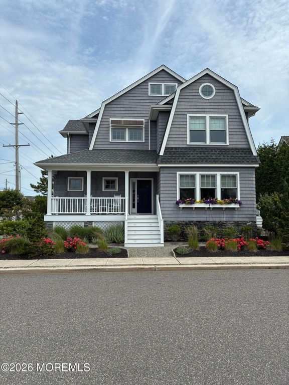 104 Stephens Place, Mantoloking, NJ 08738