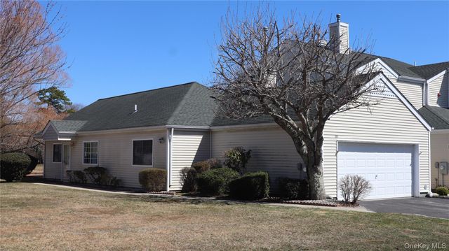 202 Gothic Circle, Manorville, NY 11949