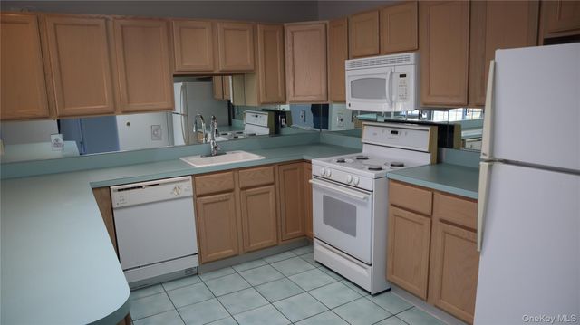 202 Gothic Circle, Manorville, NY 11949