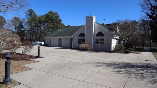 202 Gothic Circle, Manorville, NY 11949