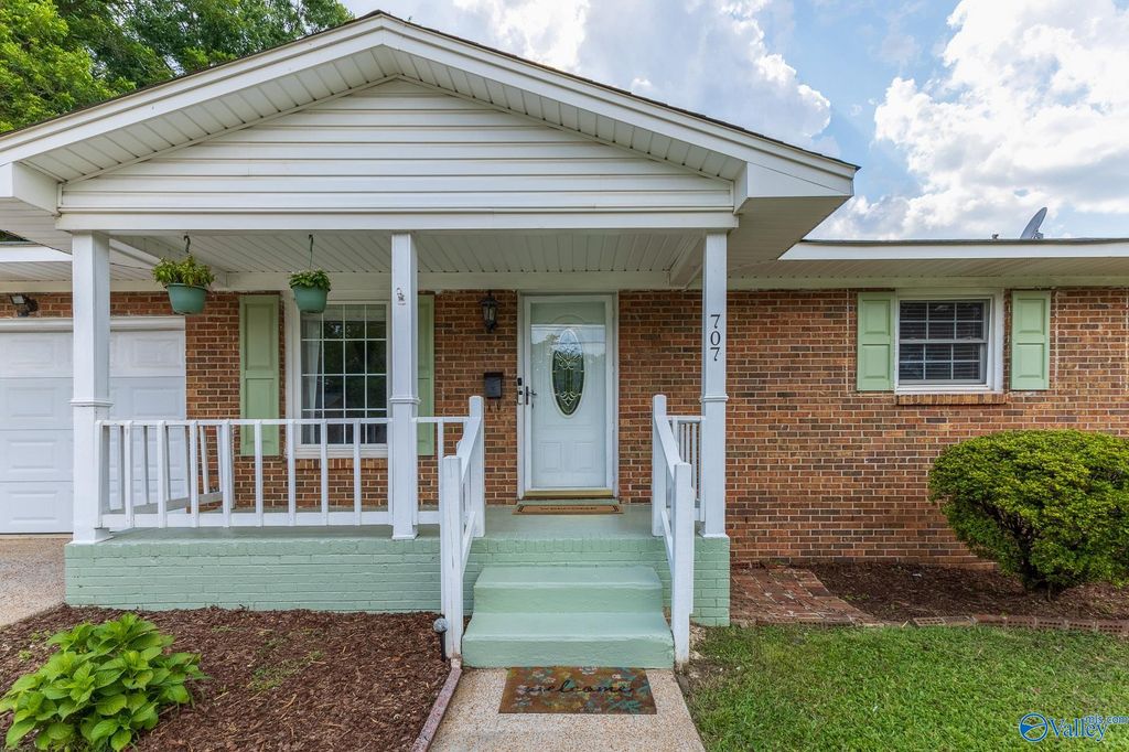 707 Hal Street NW, Huntsville, AL 35805