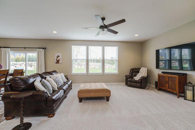 6810 157th Street, Savage, MN 55378