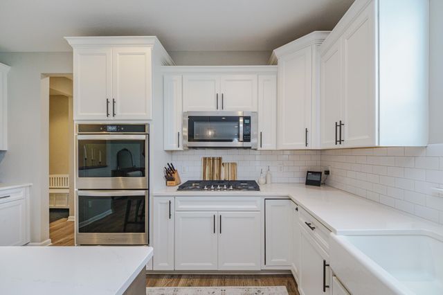 6810 157th Street, Savage, MN 55378
