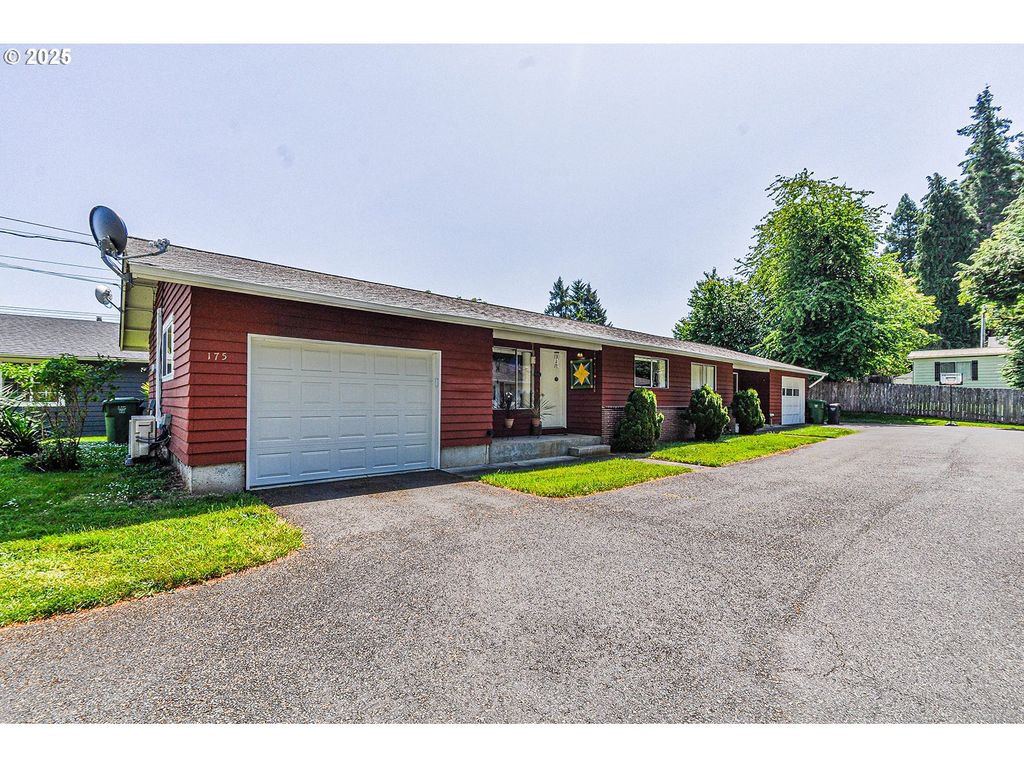 175 Sw 7TH St, Clatskanie, OR 97016