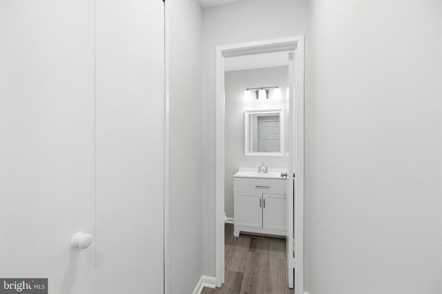 2006 HEADLANDS CIR, Reston, VA 20191