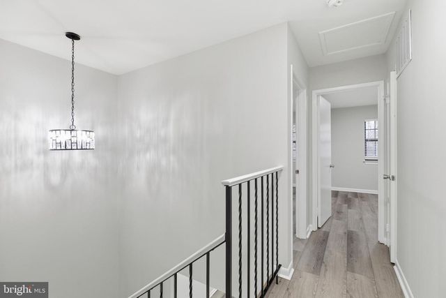 2006 HEADLANDS CIR, Reston, VA 20191