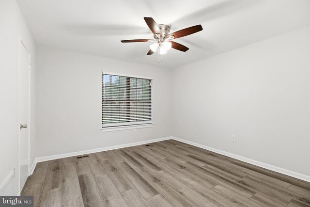 2006 HEADLANDS CIR, Reston, VA 20191