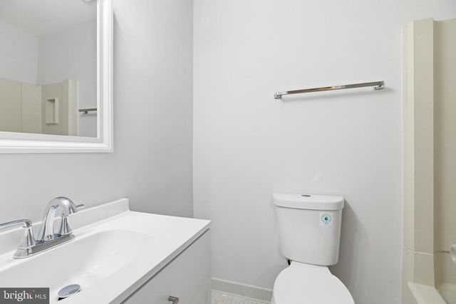 2006 HEADLANDS CIR, Reston, VA 20191