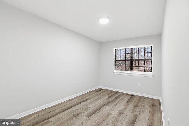 2006 HEADLANDS CIR, Reston, VA 20191