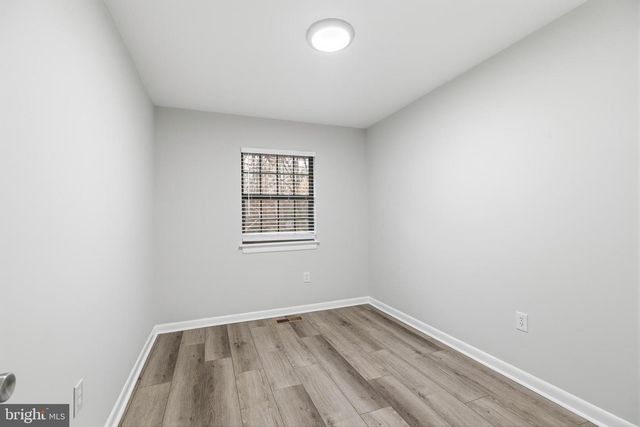 2006 HEADLANDS CIR, Reston, VA 20191