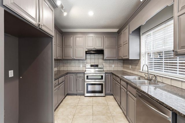306 Santa Fe Trail, Irving, TX 75063