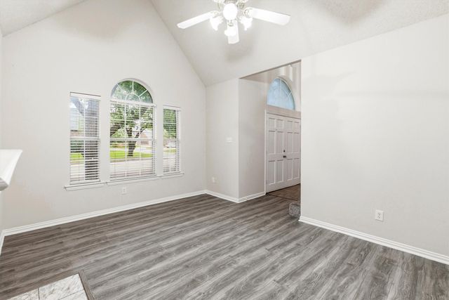 306 Santa Fe Trail, Irving, TX 75063