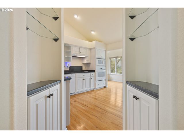 441 GEM Dr, Roseburg, OR 97471