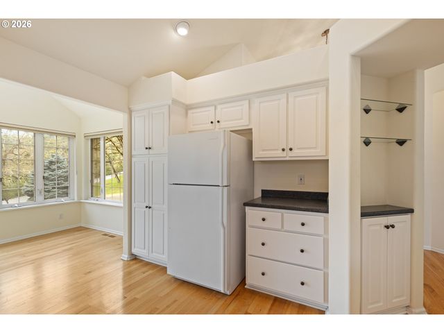 441 GEM Dr, Roseburg, OR 97471