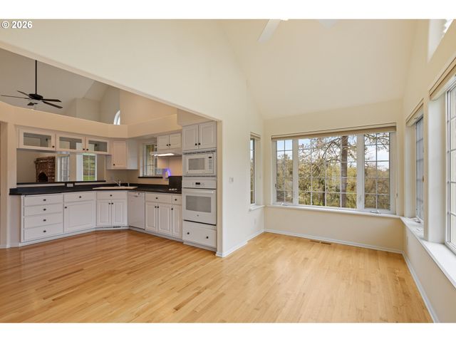 441 GEM Dr, Roseburg, OR 97471