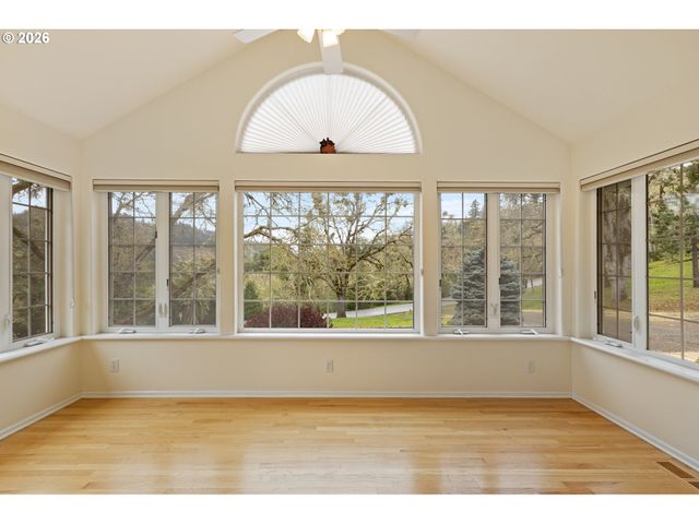 441 GEM Dr, Roseburg, OR 97471