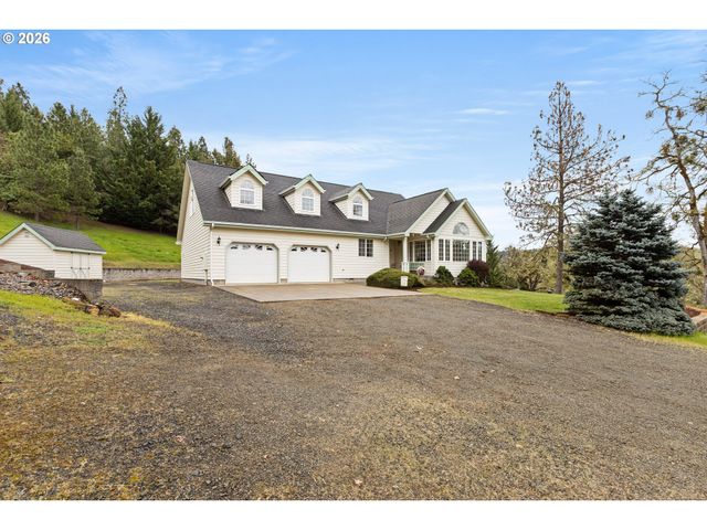 441 GEM Dr, Roseburg, OR 97471