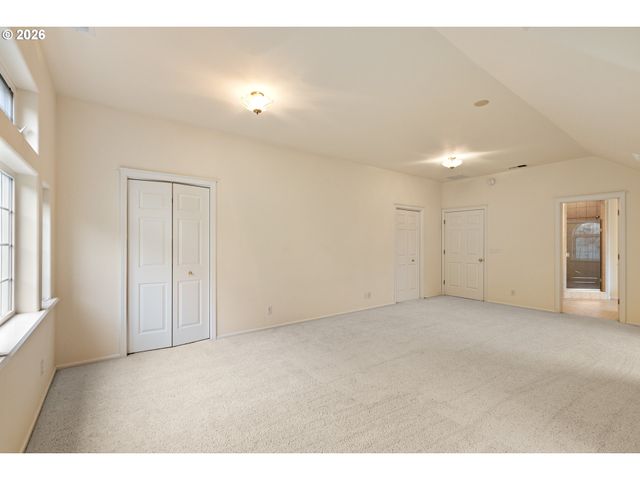 441 GEM Dr, Roseburg, OR 97471