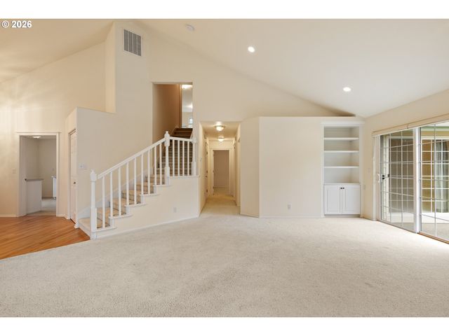 441 GEM Dr, Roseburg, OR 97471