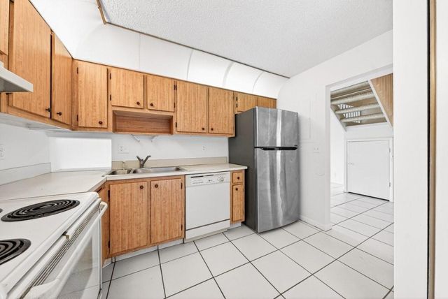 2643 NW 42nd Avenue, Coconut Creek, FL 33066